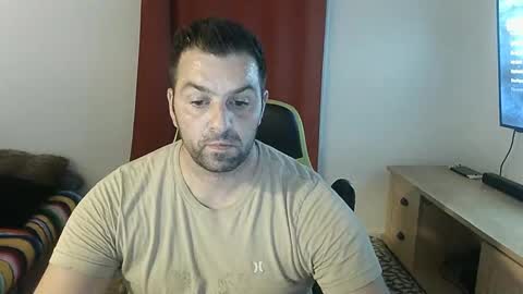 guillaume666286050 online show from September 15, 2:35 am