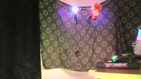 guyst049 online show from October 27, 5:57 pm