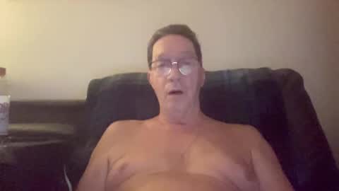 Snapshot of gwashere4u chatting on October 9, 12:27 am gwashere4u online show from October 9, 12:27 am