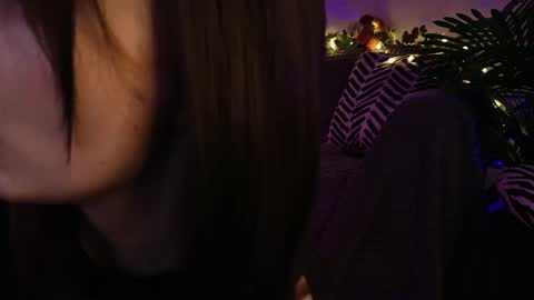 gwenhilton online show from February 25, 8:58 am