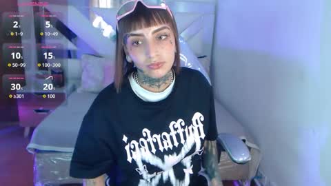 gyal_8_ online show from October 23, 9:15 pm