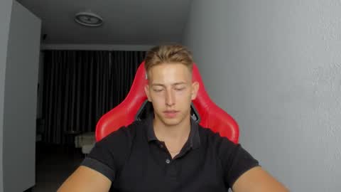 Oliver online show from October 31, 10:43 pm