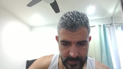 h0nest84 online show from April 11, 5:50 pm