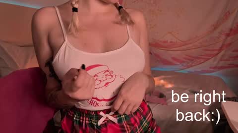 Lana online show from February 27, 7:04 pm