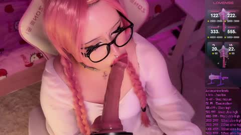 Molly and  PVT 42TKMIN 3 help us get 100 likes online show from March 31, 9:15 pm