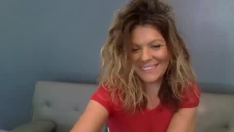 Hailey online show from November 10, 7:49 pm