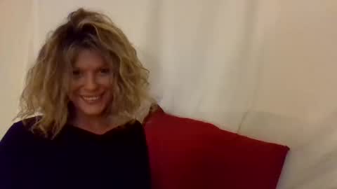 Snapshot of haileys123 chatting on February 23, 2:40 am Hailey online show from February 23, 2:40 am