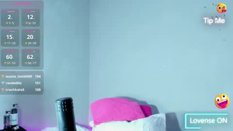 haileystonei online show from April 17, 11:12 am