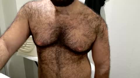 Snapshot of hairyinstinct chatting on November 1, 12:44 am hairyinstinct online show from November 1, 12:44 am