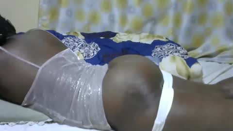 hairypussybigassy001 online show from February 17, 8:38 pm