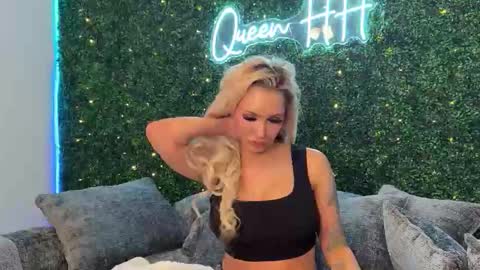 Halia Hill online show from February 18, 8:25 am