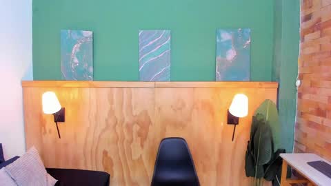 Halley Lorens online show from April 4, 7:21 pm