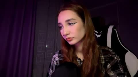 Holly online show from November 23, 7:45 pm