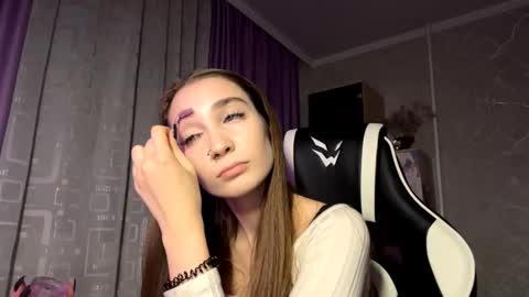 Holly online show from November 10, 6:43 pm