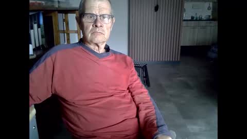 Prefer men 80 online show from April 11, 2:10 pm