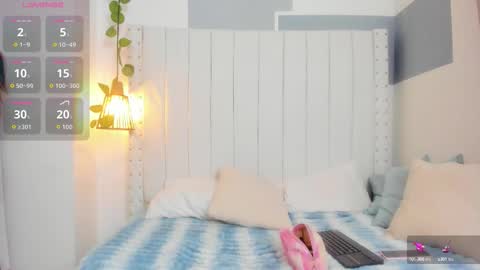 hanah_gray online show from September 14, 11:11 am