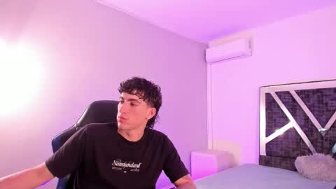 leonardfarrucknick and otis online show from February 10, 2:58 am