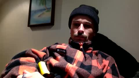 handsomedevillll online show from April 27, 2:42 am