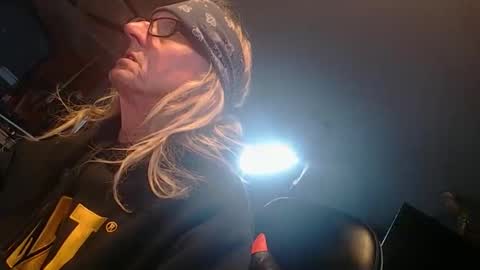 Handystudman online show from December 2, 1:09 pm