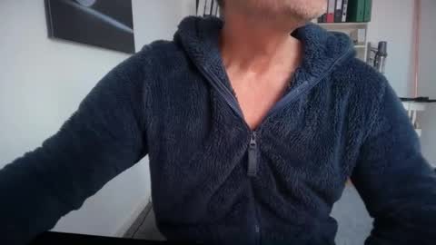 hanky online show from January 10, 2:22 pm