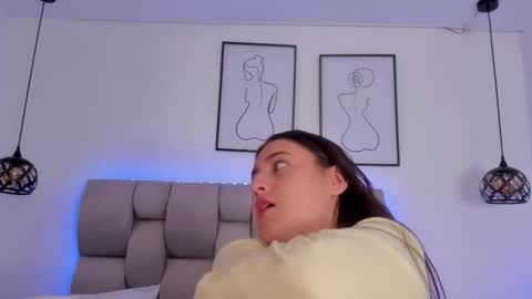 hanna__evans_ online show from February 12, 12:20 pm