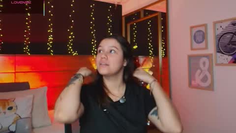 Hanna online show from November 29, 3:14 am