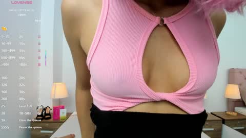 Hannah online show from May 29, 11:30 am