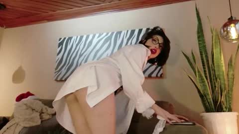 Hannah  online show from November 6, 2:36 am