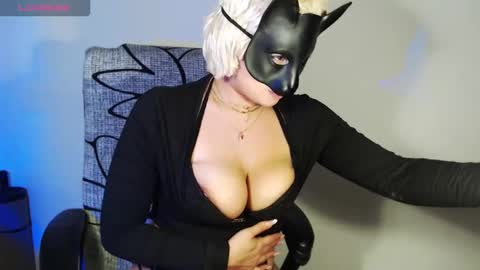 hannah kiim online show from March 3, 10:50 pm