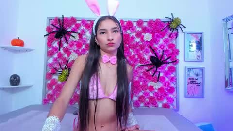 Hannah Miller online show from October 28, 12:28 pm