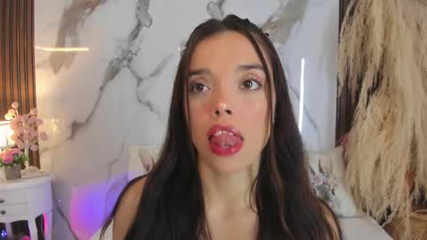 Hannahill69 online show from November 4, 4:47 am