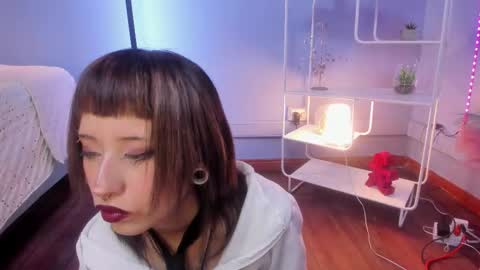 Hannah online show from February 13, 12:52 pm