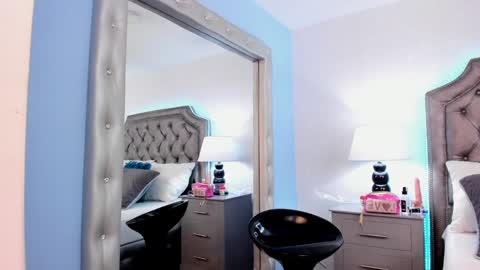 Hanna Slone online show from January 29, 5:13 pm