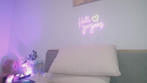 HannaVibe online show from February 13, 9:45 am