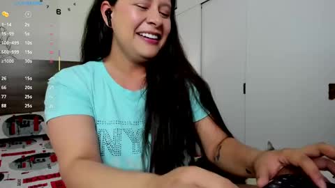 taylor live   online show from April 11, 12:59 am