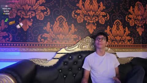 happy_cream_ online show from December 22, 3:00 pm