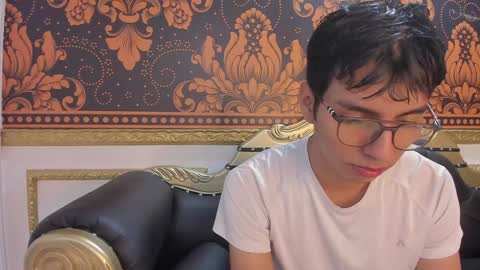 happy_cream_ online show from December 20, 2:48 pm