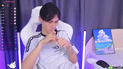 Mark online show from November 13, 1:25 pm