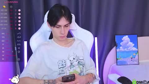 Mark online show from November 24, 1:43 pm