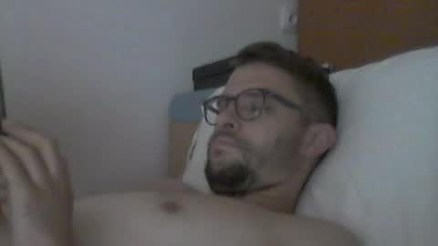 hardboylovemilfmoom online show from June 27, 5:46 am