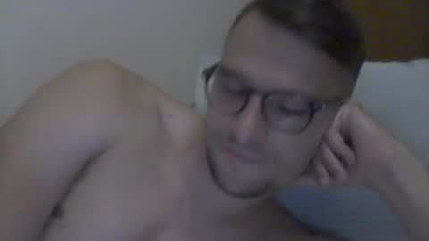 hardboylovemilfmoom online show from July 3, 9:41 pm