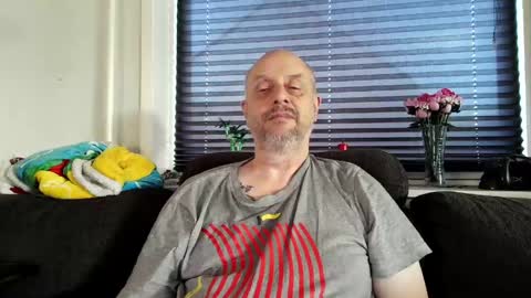MrLazy online show from May 27, 5:32 pm
