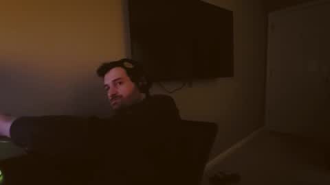 Tom online show from December 11, 8:39 pm