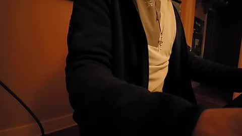 Tom online show from October 19, 2:16 am