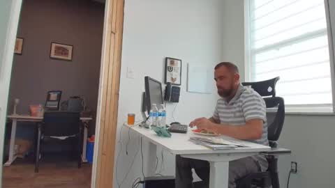 hardworkertn online show from November 18, 6:44 pm