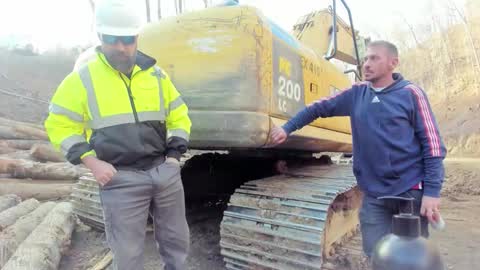 hardworkertn online show from December 5, 6:27 pm