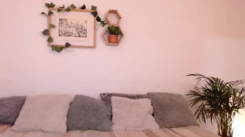 Harmony    Please help me to reach 100 thumbs up online show from December 30, 1:15 am