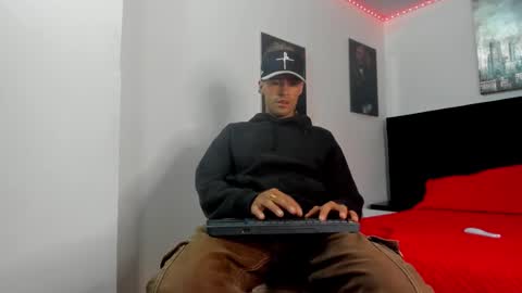 harold_999 online show from November 2, 5:07 am