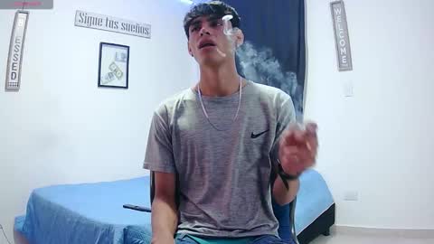 Snapshot of harrythomson1 chatting on October 19, 12:04 am harry thomson online show from October 19, 12:04 am