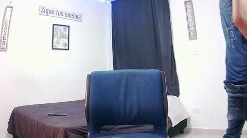 Snapshot of harrythomson1 chatting on November 2, 4:23 am harry thomson online show from November 2, 4:23 am